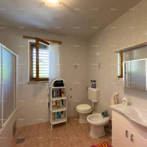 Prodajemo apartmansku kuću na mirnoj lokaciji u Medulinu!