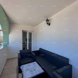 Prodajemo kuću sa dva stana u Valbandonu.