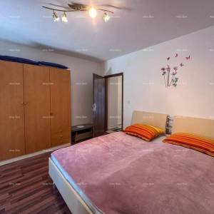 Prodajemo kuću sa dva stana u Valbandonu.