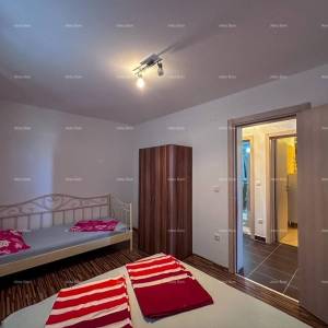 Prodajemo kuću sa dva stana u Valbandonu.