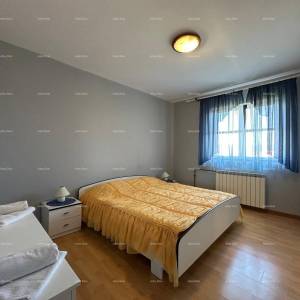 Prodajemo kuću sa pet apartmana na odličnoj lokaciji!