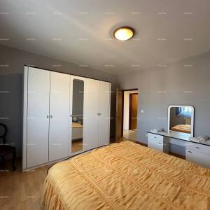 Prodajemo kuću sa pet apartmana na odličnoj lokaciji!