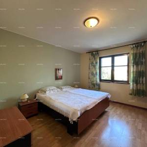 Prodajemo kuću sa pet apartmana na odličnoj lokaciji!