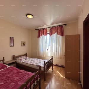 Prodajemo kuću sa pet apartmana na odličnoj lokaciji!