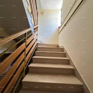 Prodajemo kuću sa pet apartmana na odličnoj lokaciji!