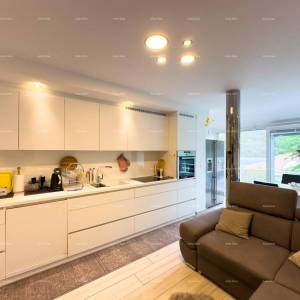 Prodajemo renovirani stan u Dugoj Uvali!