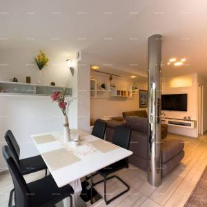 Prodajemo renovirani stan u Dugoj Uvali!