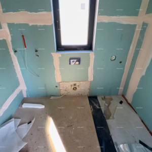 Prodajemo stan na drugom katu male zgrade!  Štinjan.