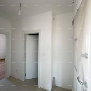 Prodajemo stan sa velikim vrtom i parkirnim mjestom u Barbanu.