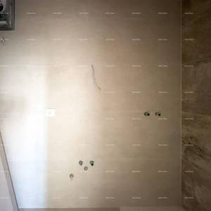 Prodajemo stan sa velikim vrtom i parkirnim mjestom u Barbanu.