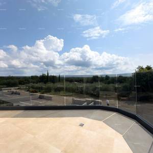 Prodajemo stan sa velikom krovnom terasom!