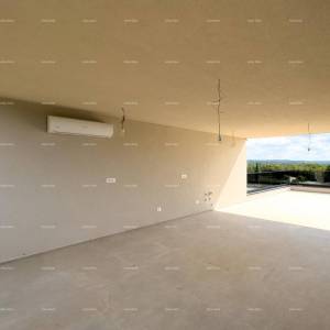 Prodajemo stan sa velikom krovnom terasom!