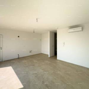 Prodajemo stan sa velikom krovnom terasom!