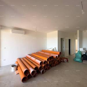 Prodajemo stan sa  vrtom u Barbanu.