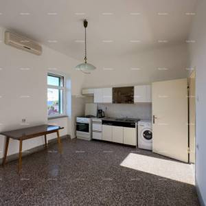 Prodajemo stan u centru Pule! Kaštel!