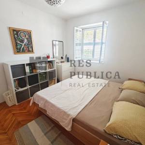 PROSTRAN TROSOBAN STAN SA TERASOM I VRTOM - IZVRSNA LOKACIJA