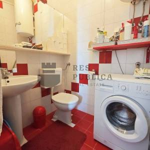 PROSTRAN TROSOBAN STAN SA TERASOM I VRTOM - IZVRSNA LOKACIJA