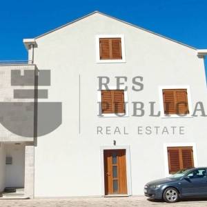 PROSTRAN TROSOBAN STAN U ČIBAČI 