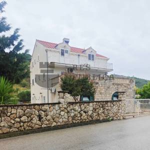 PROSTRANA ETAŽIRANA KUĆA U ČIBAČI - ŽUPA DUBROVAČKA