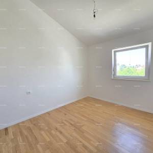 Prostrani stan u Fažani, blizu centra i mora, savršeno za život ili odmor!