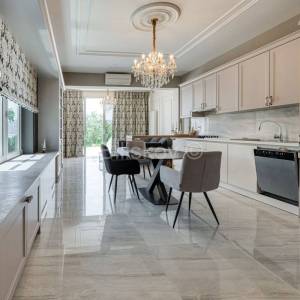 Prvi red do mora, samostojeća vila na 55.000m2 zemljišta