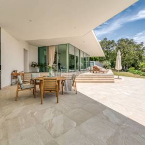 Prvi red do mora, samostojeća vila na 55.000m2 zemljišta