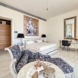 Prvi red do mora, samostojeća vila na 55.000m2 zemljišta