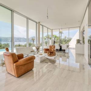 Prvi red do mora, samostojeća vila na 55.000m2 zemljišta