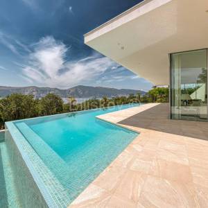 Prvi red do mora, samostojeća vila na 55.000m2 zemljišta