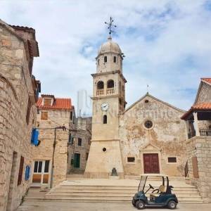 PRVIĆ - 1.260m2 - 1. RED do MORA