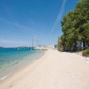 PRVIĆ - 1.260m2 - 1. RED do MORA