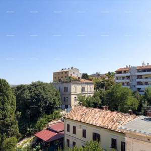 Pula, jednosoban stan u zgradi. Veruda.