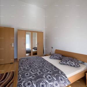 Pula. Kuća , blizina obilaznice. Periferija grada, miran dio.