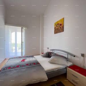 Pula. Kuća , blizina obilaznice. Periferija grada, miran dio.