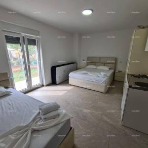 Pula! Kuća s 15 soba i s bazenom! Lokacija Veli vrh.