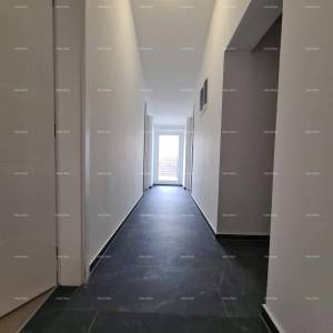 Pula! Kuća s 15 soba i s bazenom! Lokacija Veli vrh.