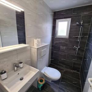 Pula! Kuća s 15 soba i s bazenom! Lokacija Veli vrh.