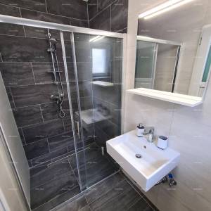 Pula! Kuća s 15 soba i s bazenom! Lokacija Veli vrh.