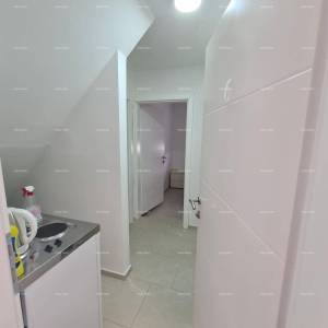 Pula! Kuća s 15 soba i s bazenom! Lokacija Veli vrh.