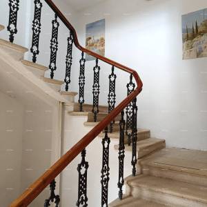 Pula. Kuća s poslovnim prostorom i garažom!