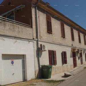 Pula. Kuća s poslovnim prostorom i garažom!