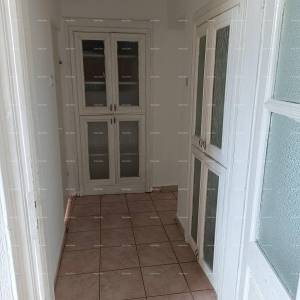 Pula. Kuća s poslovnim prostorom i garažom!