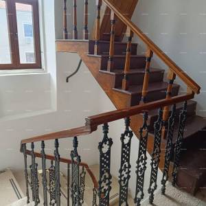 Pula. Kuća s poslovnim prostorom i garažom!