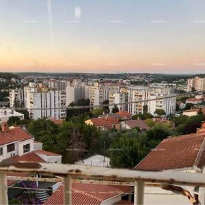 PULA, NAMJEŠTEN STAN 40 m², 600 m OD ARENE