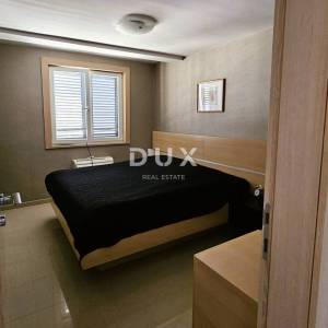 PULA, PJEŠČANA UVALA - vrhunsko namješten stan s terasom samo 150 metara od mora, parking