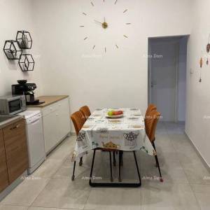 Pula – Renovirani stan na Verudi, idealna lokacija uz more i centar