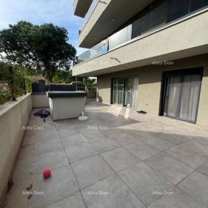 Pula Stoja. Odlična lokacija, blizina mora, plaža, Max City