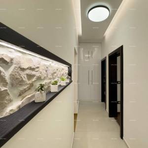 Pula, strogi centar, Istarska ulica, 500 metara do Arene. Moderan i kompletno uređen i namješteni gradski stan.