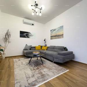 Pula, strogi centar, Istarska ulica, 500 metara do Arene. Moderan i kompletno uređen i namješteni gradski stan.