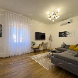 Pula, strogi centar, Istarska ulica, 500 metara do Arene. Moderan i kompletno uređen i namješteni gradski stan.